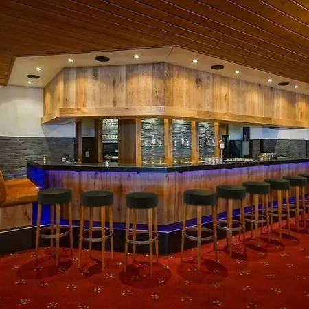 Club Only - By Mountain 达沃斯