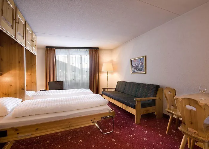 Club Only - By Mountain 酒店 3*