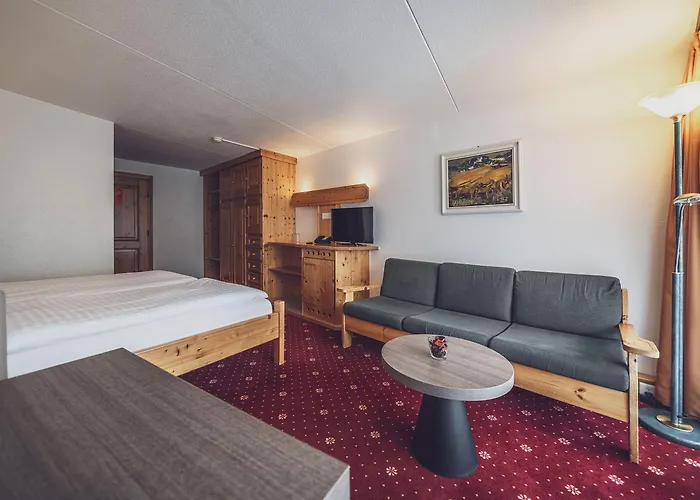 Club Only - By Mountain 酒店