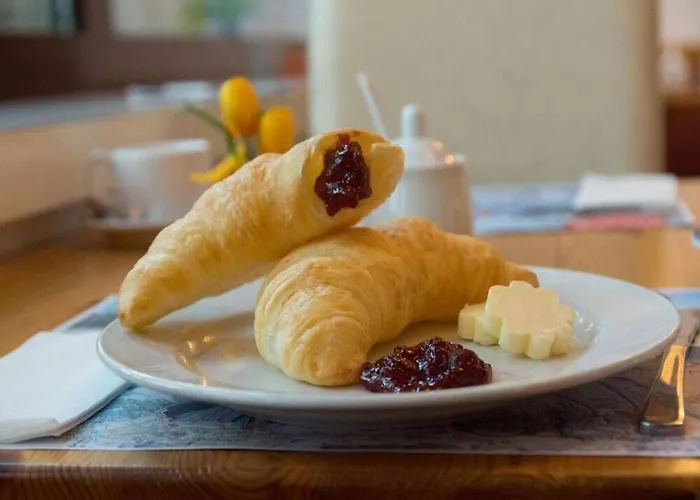 Club Only - By Mountain 达沃斯