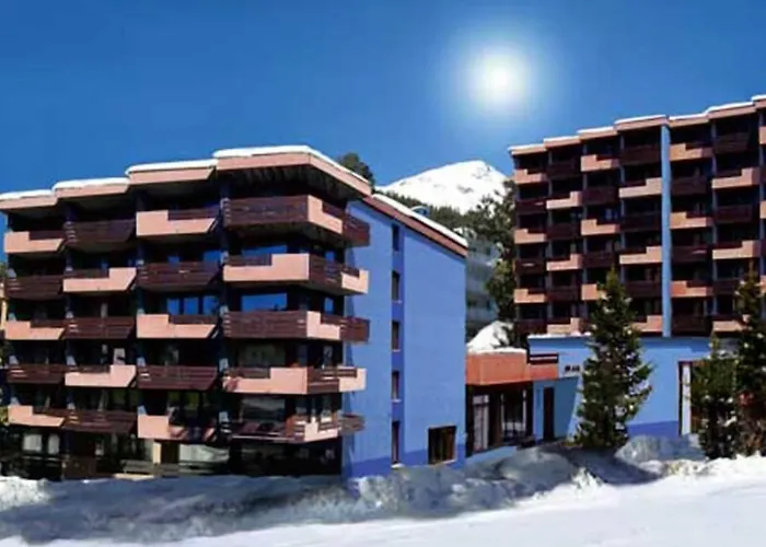 Club Only - By Mountain 达沃斯