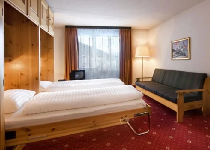 Club Only - By Mountain 达沃斯