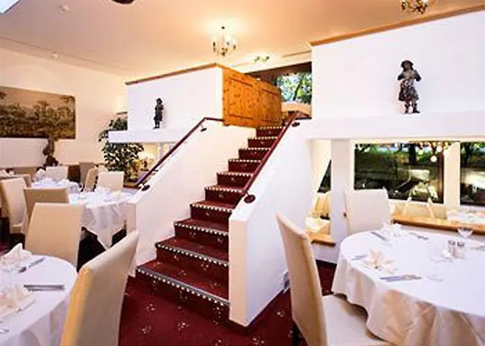 Club Only - By Mountain 达沃斯